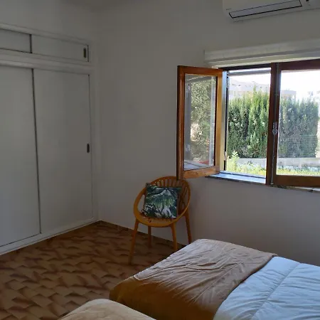 2 Quinta Lamy - Casas & Papeis * Porches (Algarve)