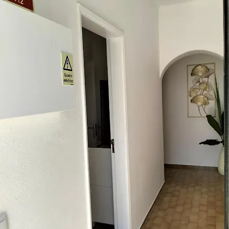 2 Quinta Lamy - Casas & Papeis * Porches (Algarve)